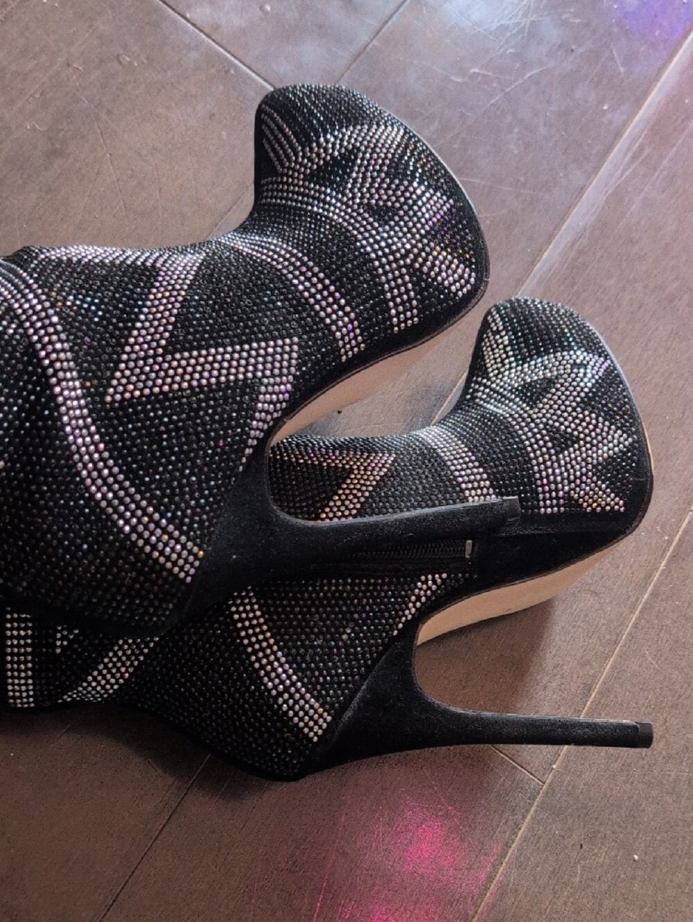 Black & Silver Rhinestone Stilettos ๐ ๐ - Picture 3 of 5